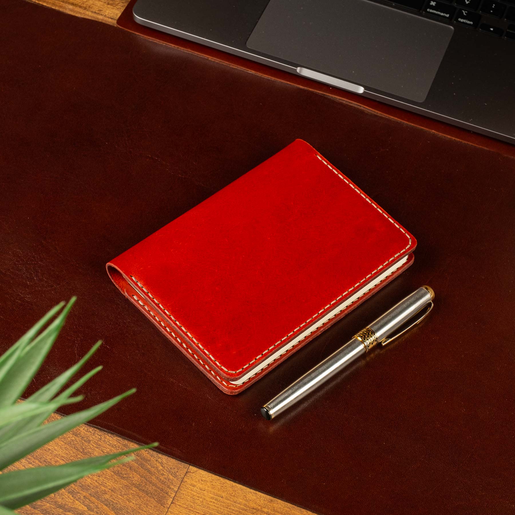 A6 deri defter kılıfı Antik Kırmızı detay