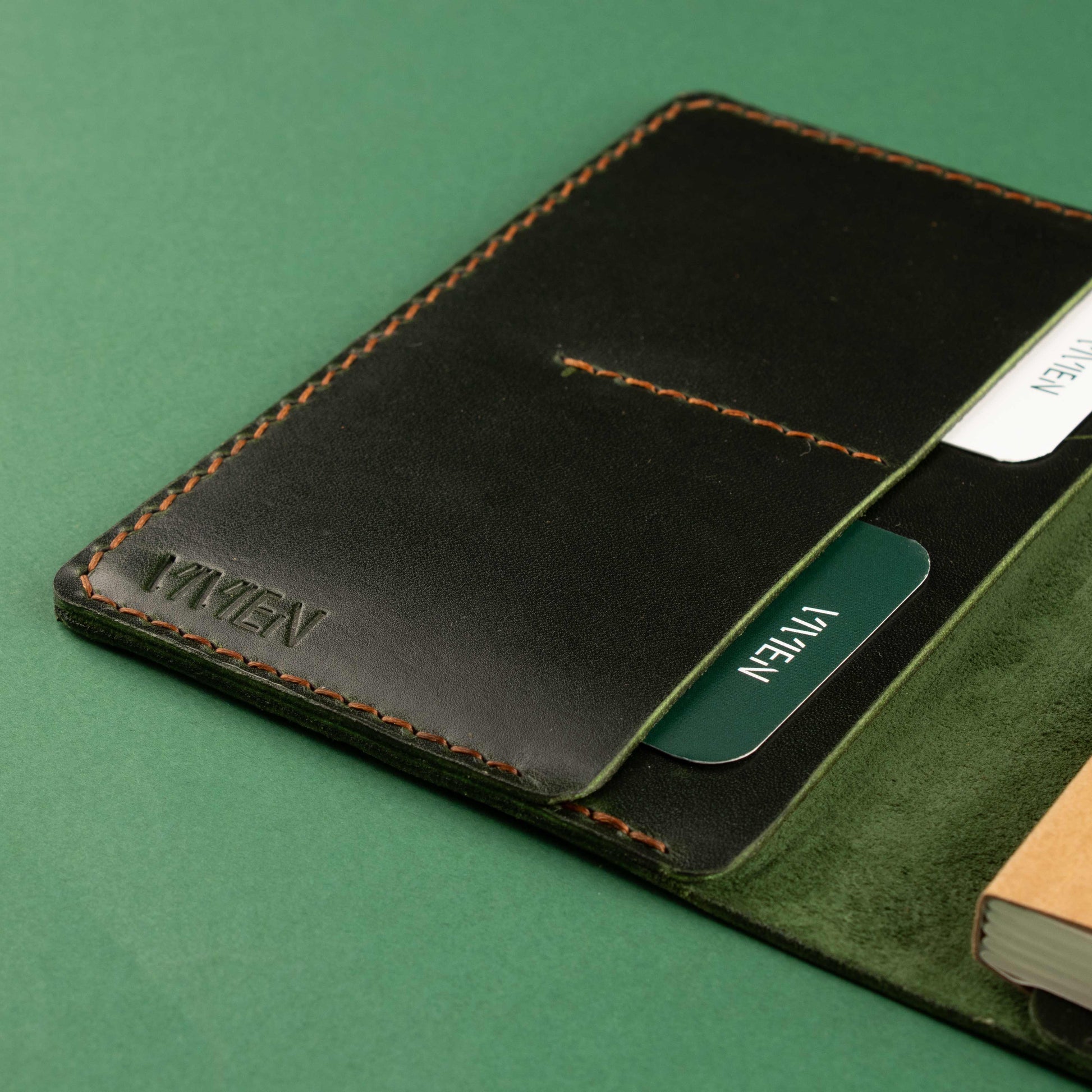 A6 deri defter kılıfı Antik Yeşil kullanım detay